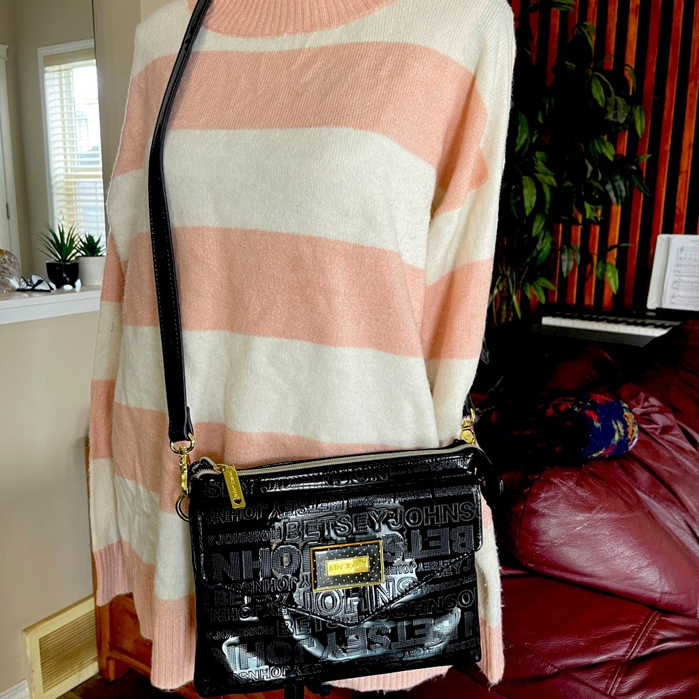 Betsey Johnson Black Patent Box Type Shoulder Bag in Adjustable Strap.